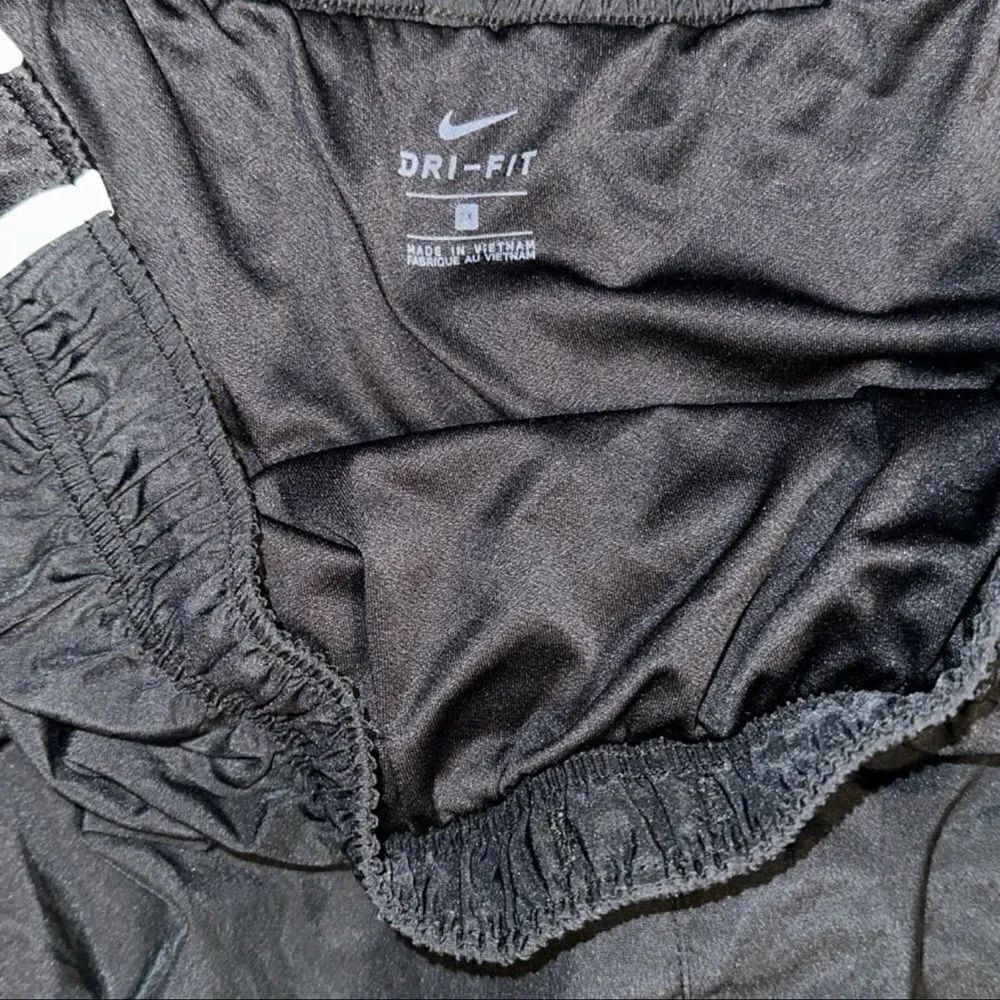 Nike Shorts - Picture 2 of 6